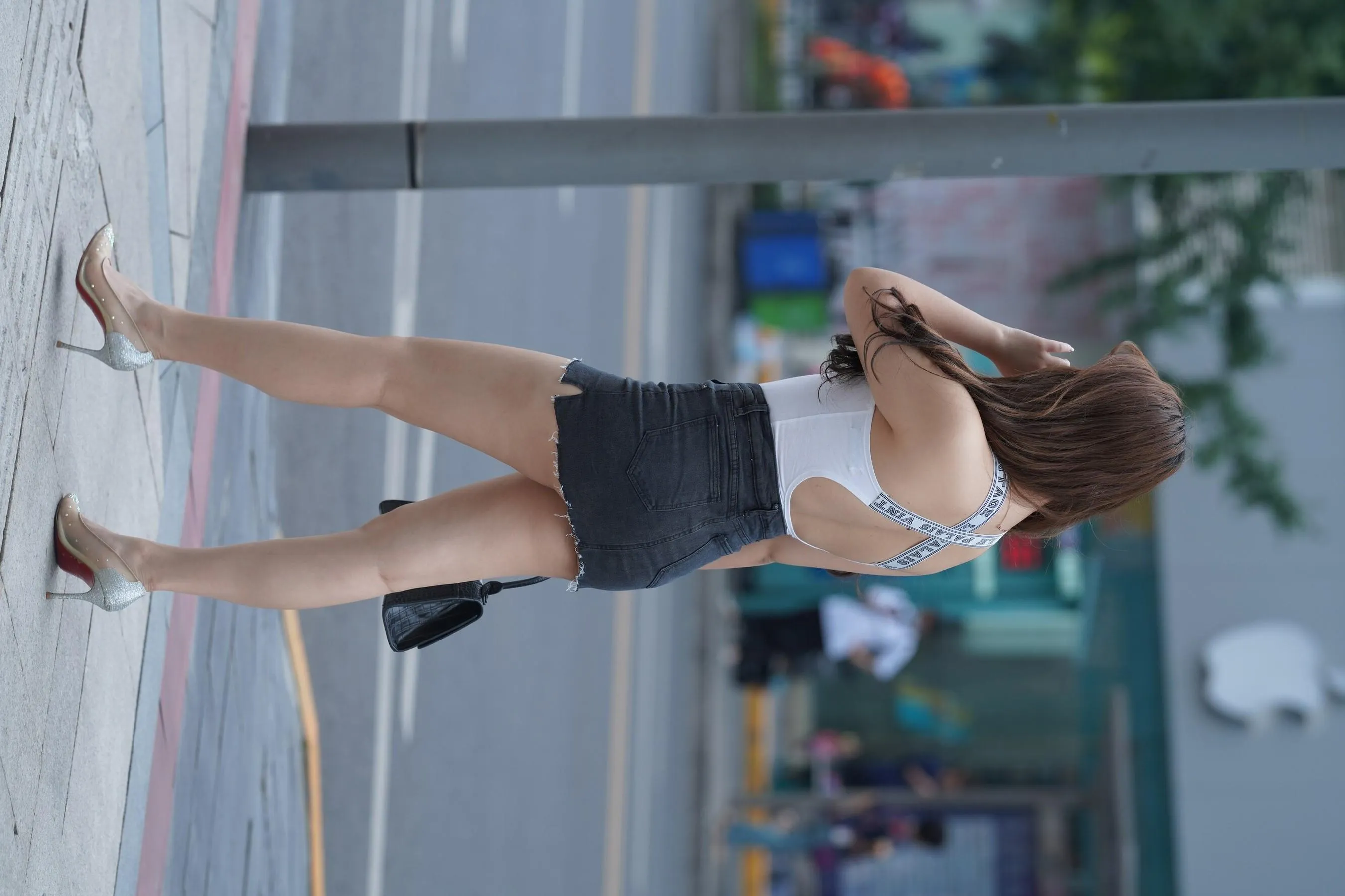 [魔镜街拍] NO.131 微胖的牛仔短裙美女 [505P]插图